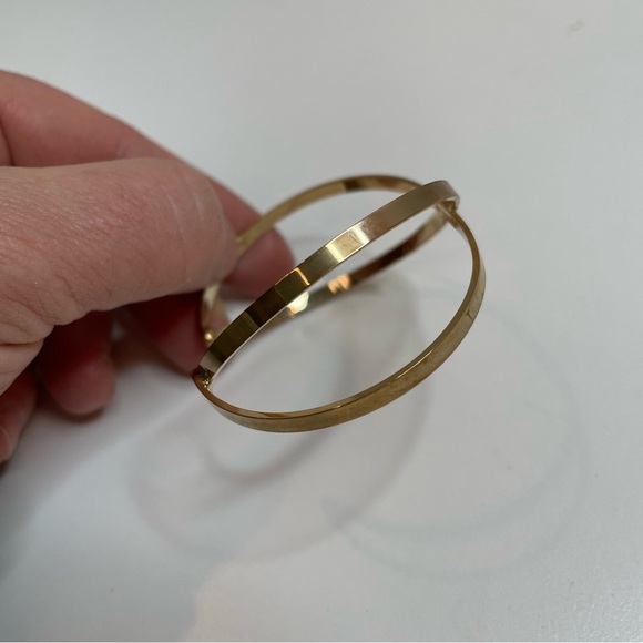 Marlyn Schiff Gold Tone Criss Cross Cuff Bracelet - Picture 3 of 4